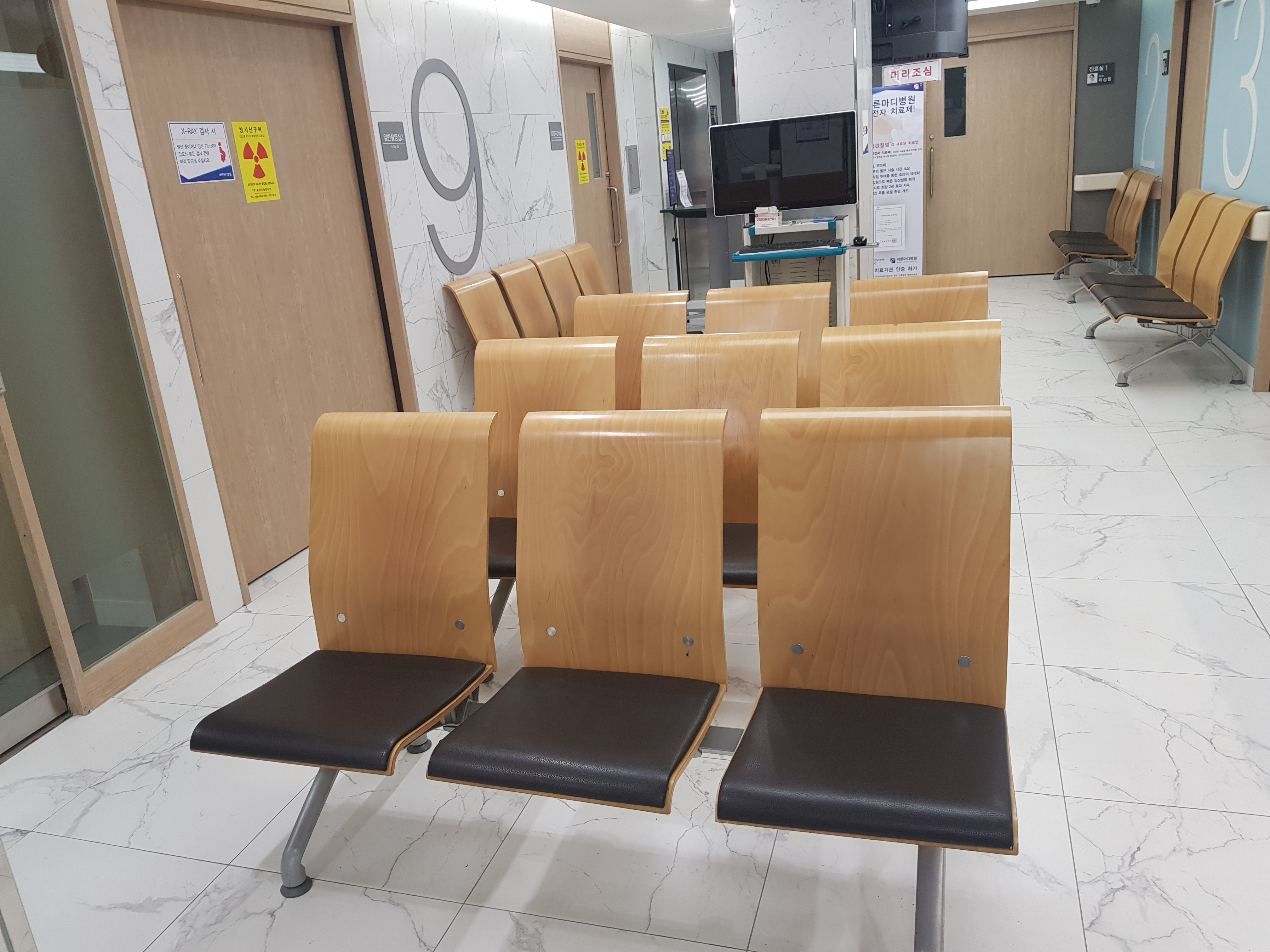 2층 외래대기실